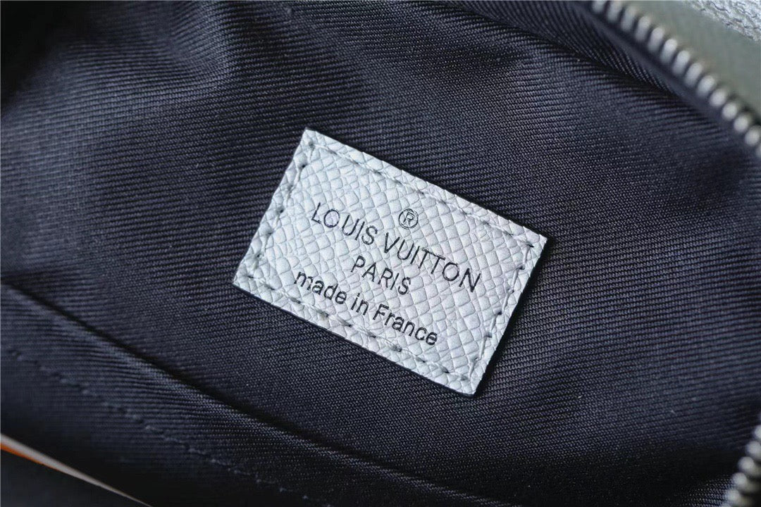 Louis Vuitton Outdoor Sling Bag Taigarama Gunmetal Gray For Men, Bags, Crossbody Bags 8.3in/21cm Louis Vuitton 