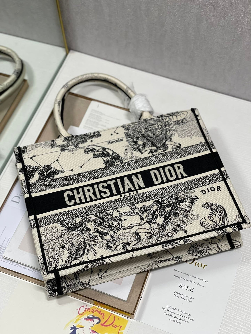 Dior MeDiorum Book Tote Bag, Black/White, For Women Women’s Handbags, Shoulder Bags, 36cm CD M1296ZRHZ_M941