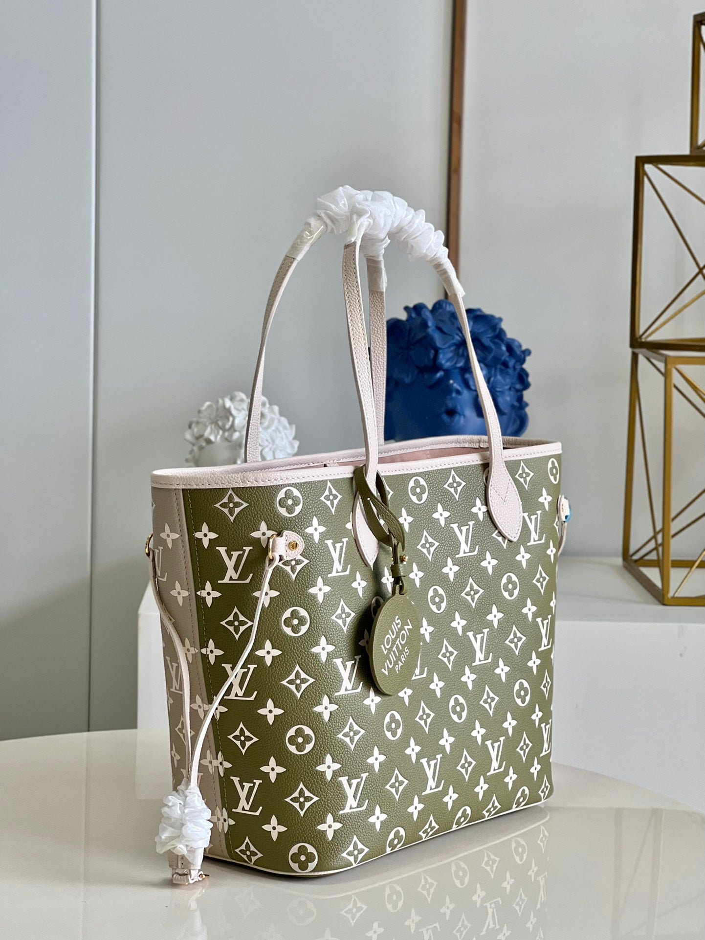 Louis Vuitton Neverfull MM Monogram Empreinte Khaki/Beige For Women,  Tote Bags 12.2in/31cm Louis Vuitton M46102
