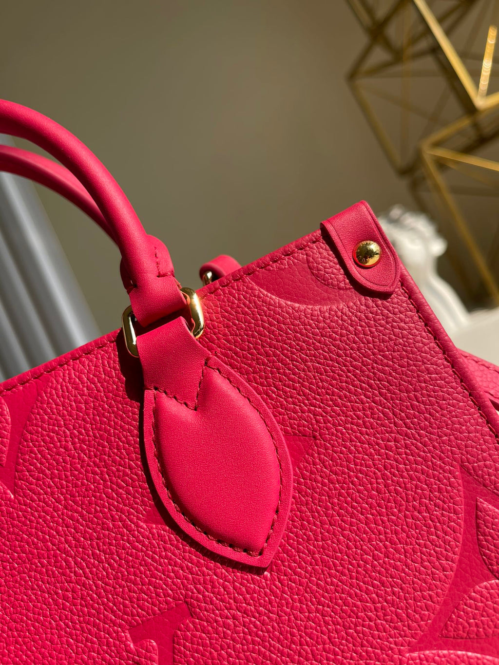 Louis Vuitton OnTheGo PM Tote Bag Monogram Empreinte Rosy For Women, Women’s Handbags, Shoulder And Crossbody Bags 9.8in/25cm Louis Vuitton M45660