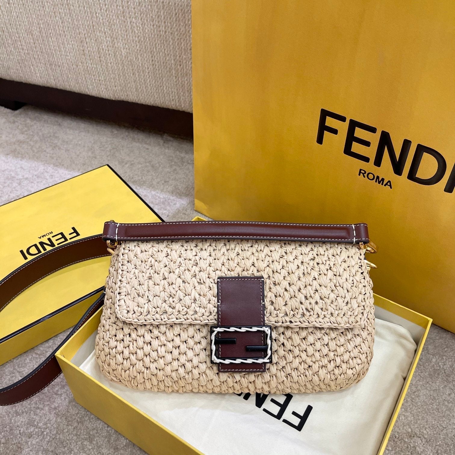 Baguette Woven Straw Red For Women, Women’s Handbags, Shoulder And Crossbody Bags 10.2in/26cm FF