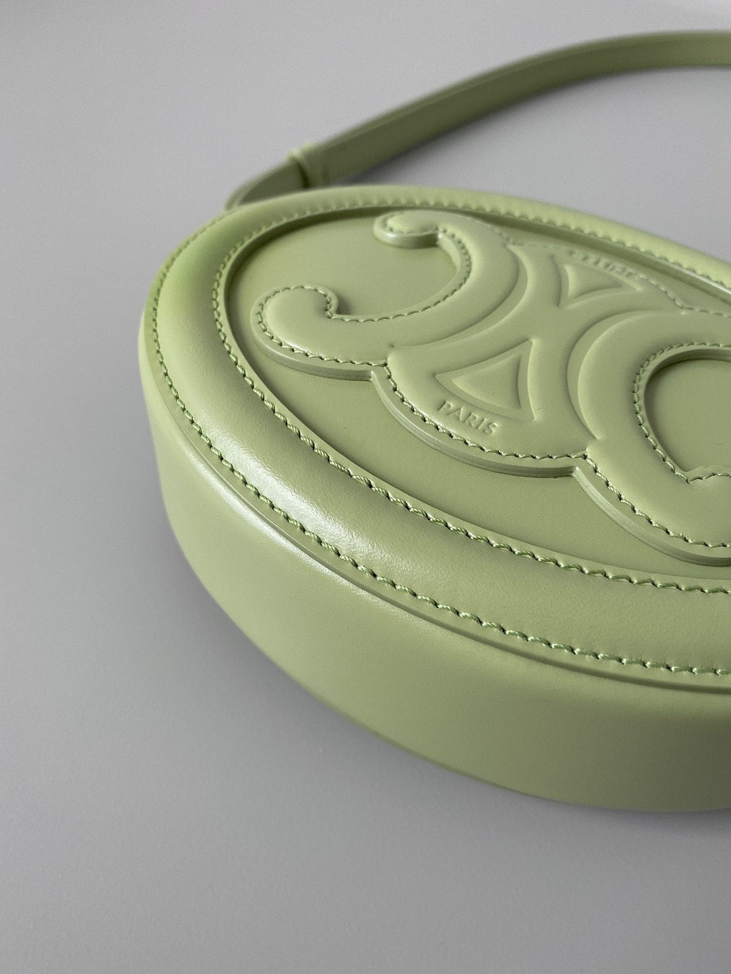 Crossbody Oval Purse Cuir Triomphe Mint Green For Women 6in/16cm