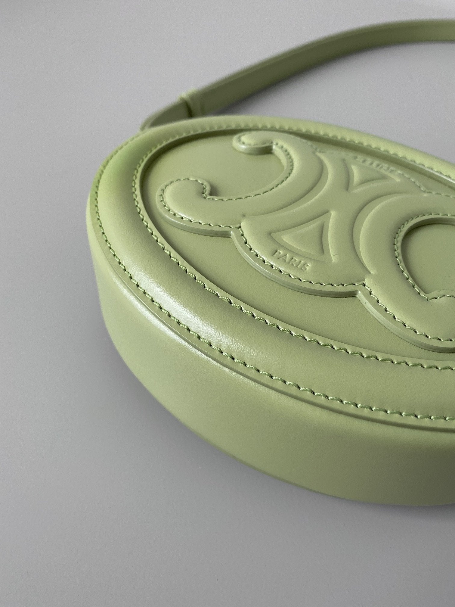 Crossbody Oval Purse Cuir Triomphe Mint Green For Women 6in/16cm