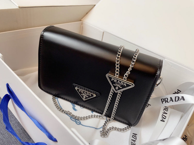 Barnes-Bags - Prada Bags - 946