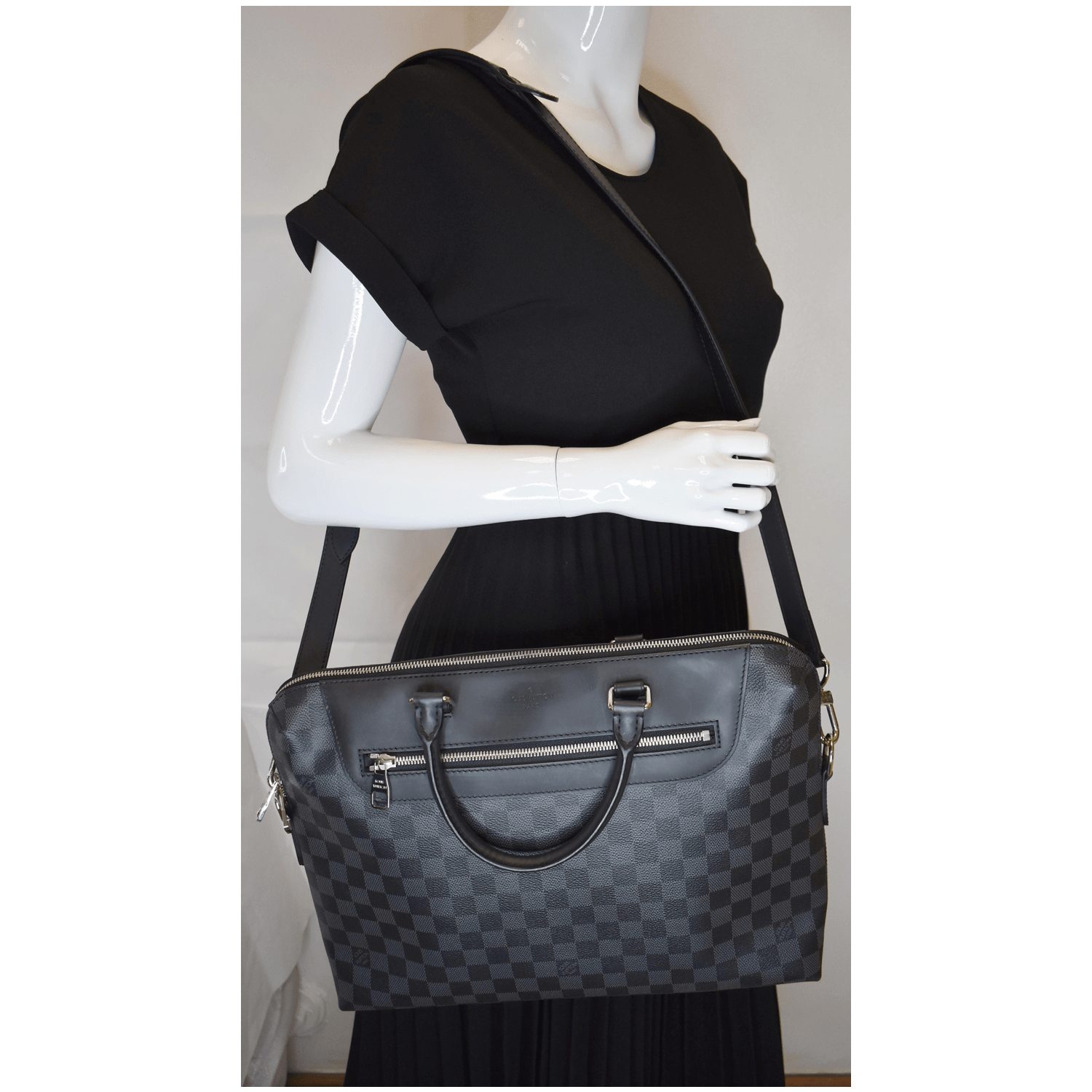 LOUIS VUITTON Porte-Documents Jour Graphite Briefcase Shoulder Bag Black - 20% OFF