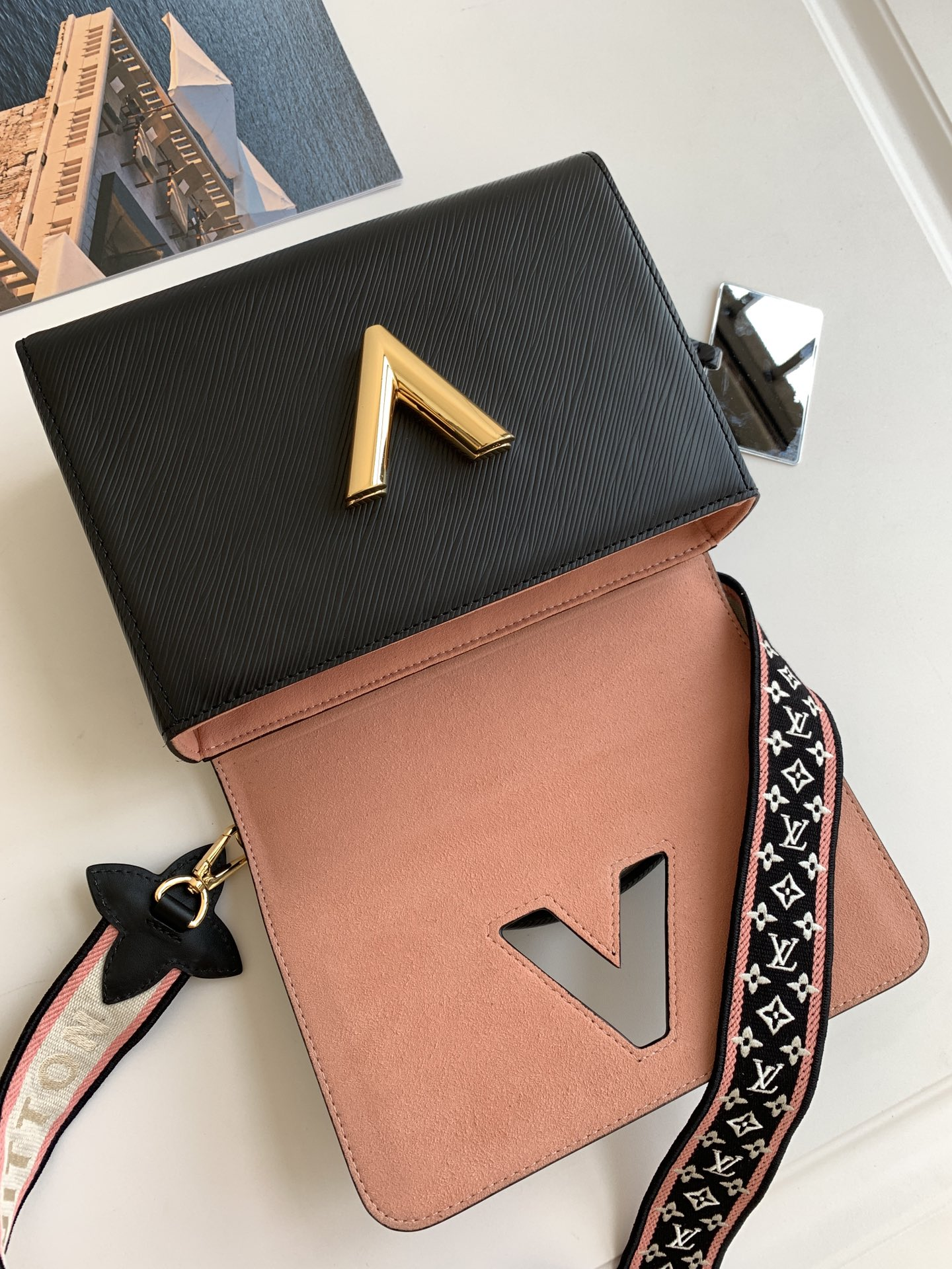 Elite Carryalls