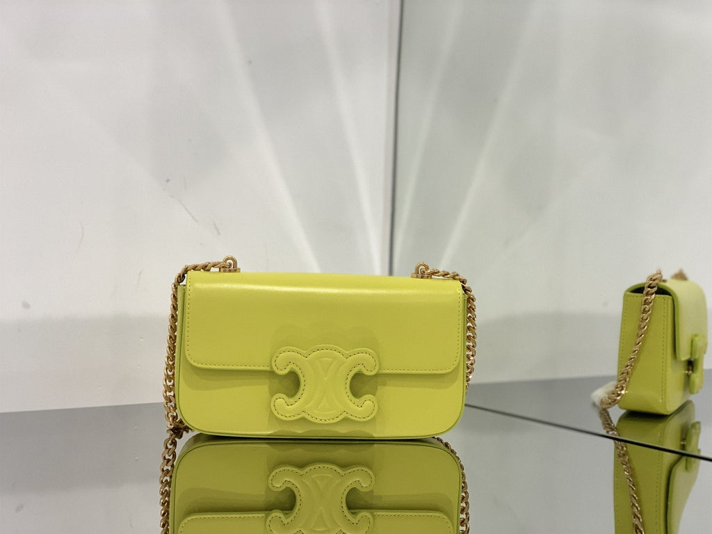 Chain Shoulder Bag Cuir Triomphe Green For Women 7.9in/20cm