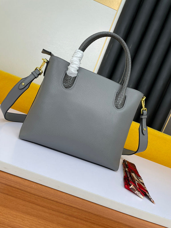 Barnes-Bags - Prada Bags - 784