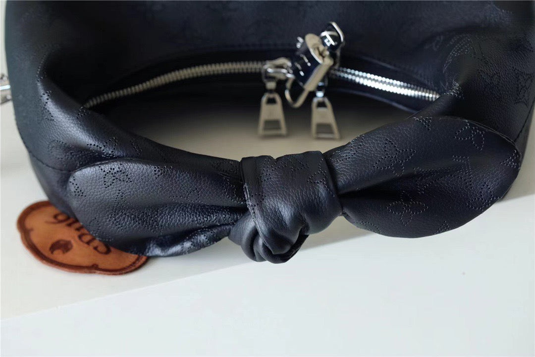 Louis Vuitton Why Knot MM Mahina Black For Women,  Shoulder And Crossbody Bags 13.4in/34cm Louis Vuitton M20788