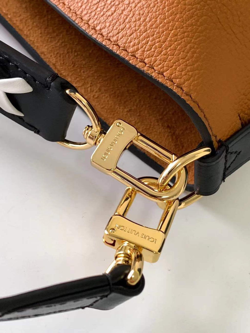 Louis Vuitton Louis Vuitton Crafty Neonoe MM Bucket Bag Caramel For Women, Women’s Handbags, Shoulder Bags 10.2in/26cm Louis Vuitton M56888