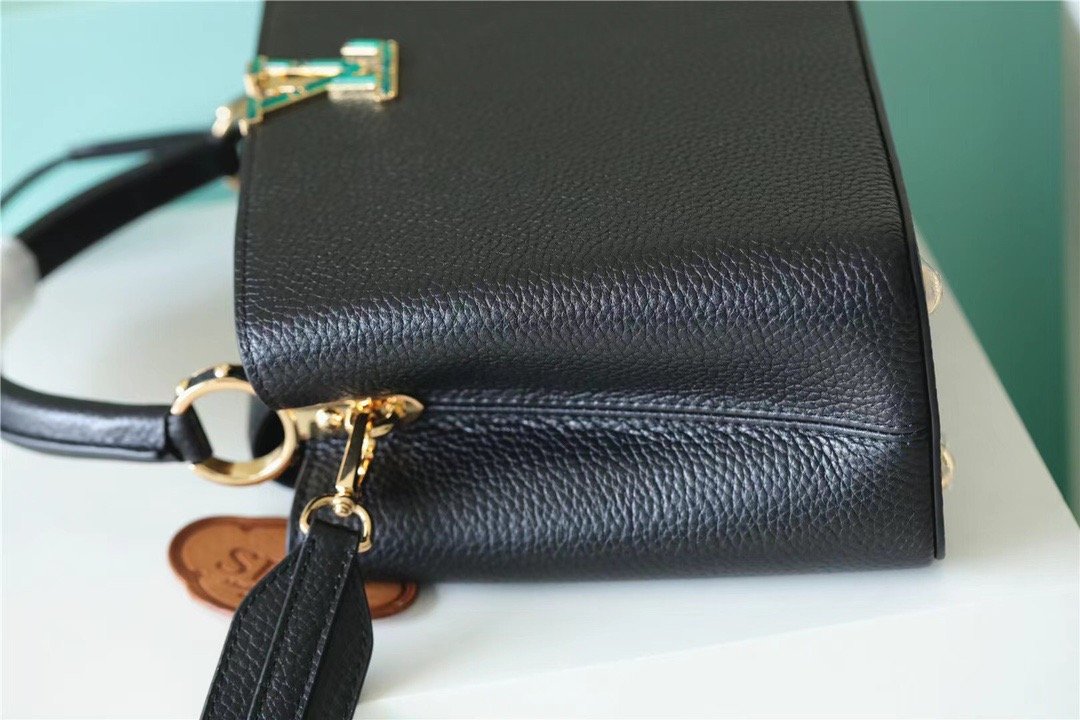 Louis Vuitton Capucines MM Taurillon Black For Women,  Shoulder And Crossbody Bags 31.5cm/12.4in Louis Vuitton