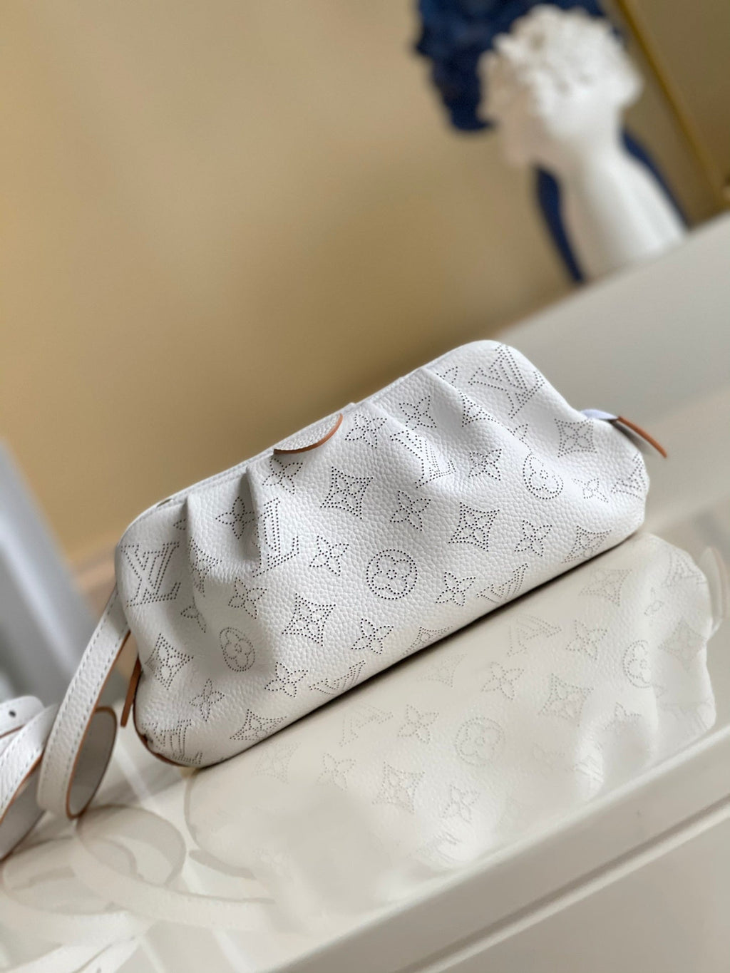 Louis Vuitton Scala Mini Pouch White For Women,  Shoulder And Crossbody Bags 9.1in/23cm Louis Vuitton M80410