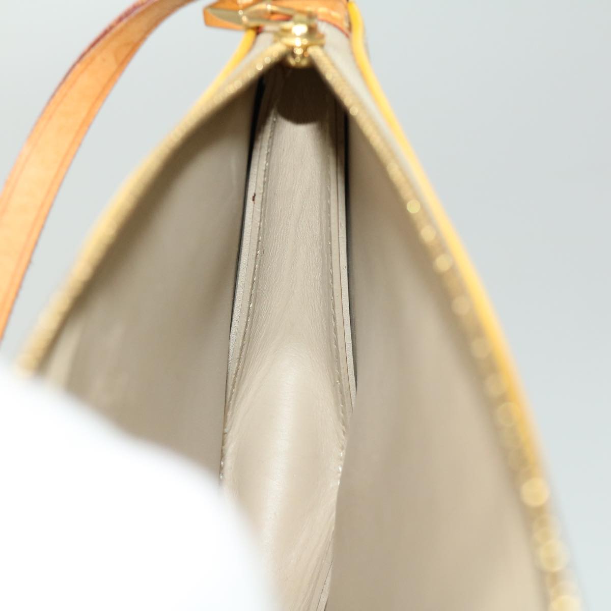 Louis Vuitton Lexington   Leather Clutch Bag