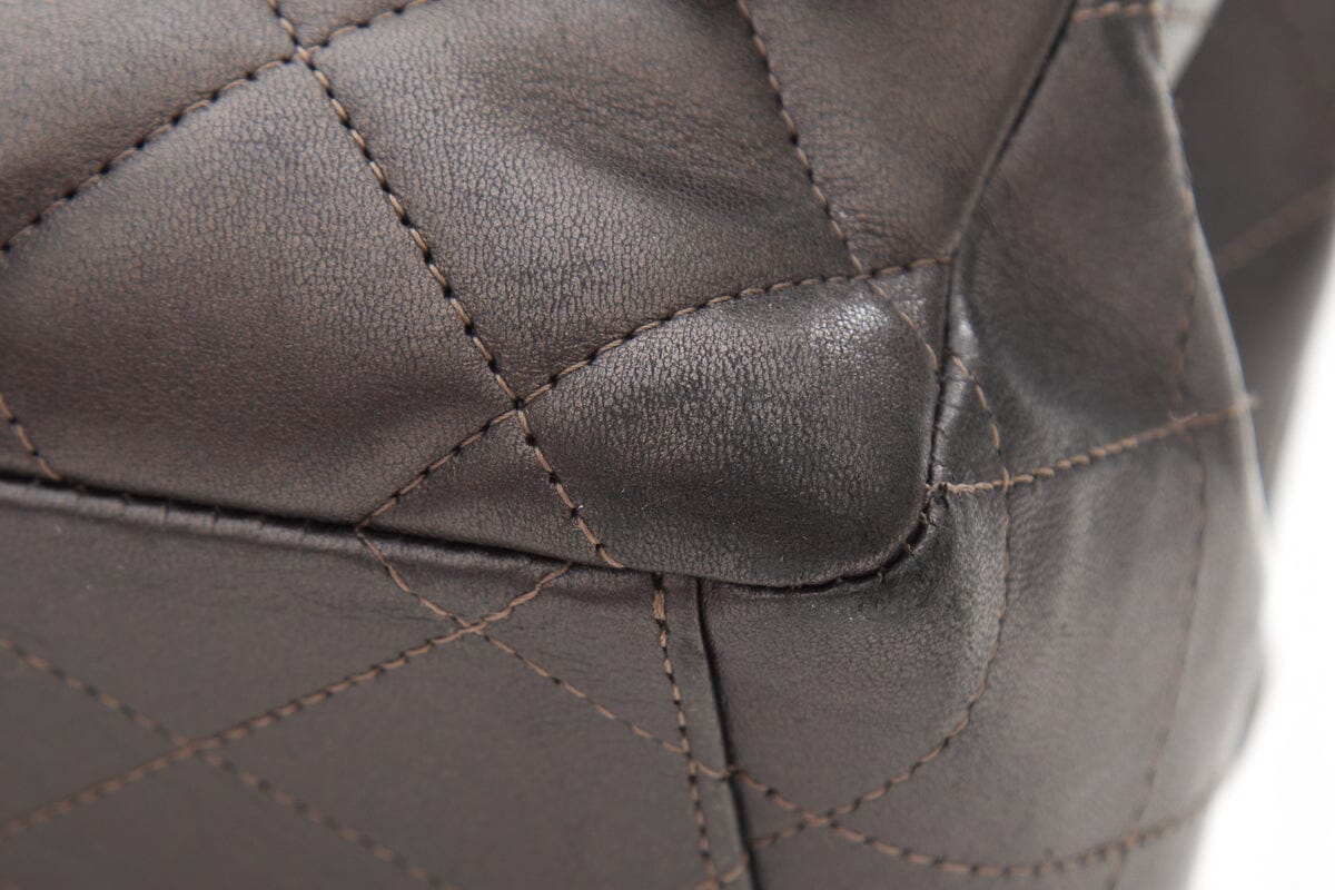 Chanel 2009-2010 Maxi Classic Flap Gunmetal Quilted Lambskin Handbag W SiLouis Vuittoner HW