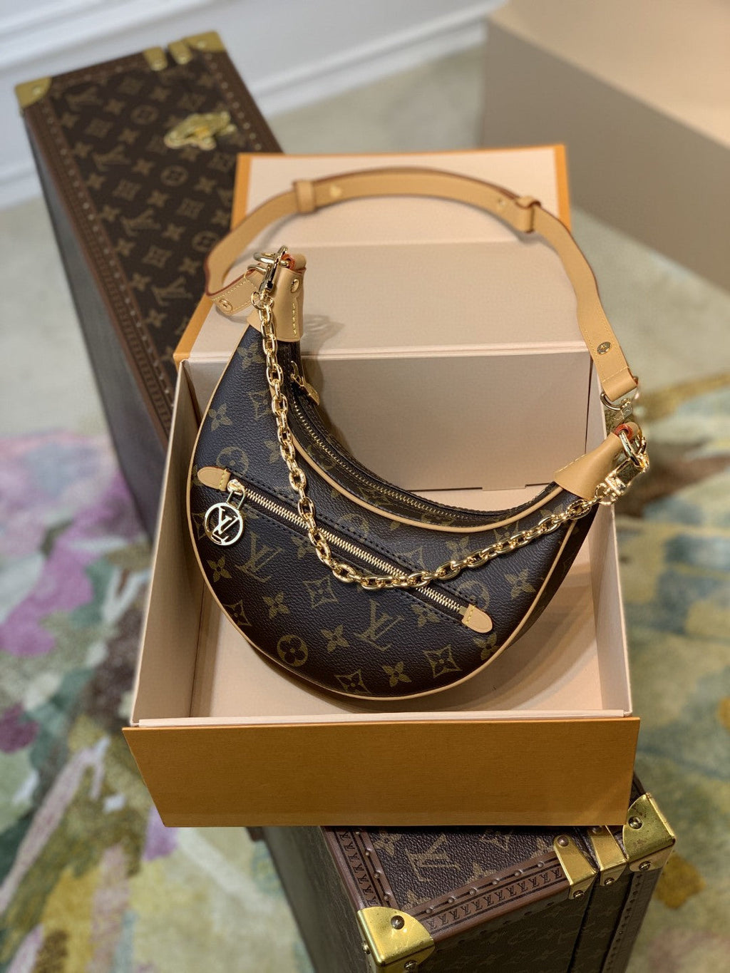 Louis Vuitton Loop Monogram Canvas By Nicolas Ghesquiere For The Cruise Collection,  Shoulder And Crossbody Bags 9.1in/23cm Louis Vuitton M81098