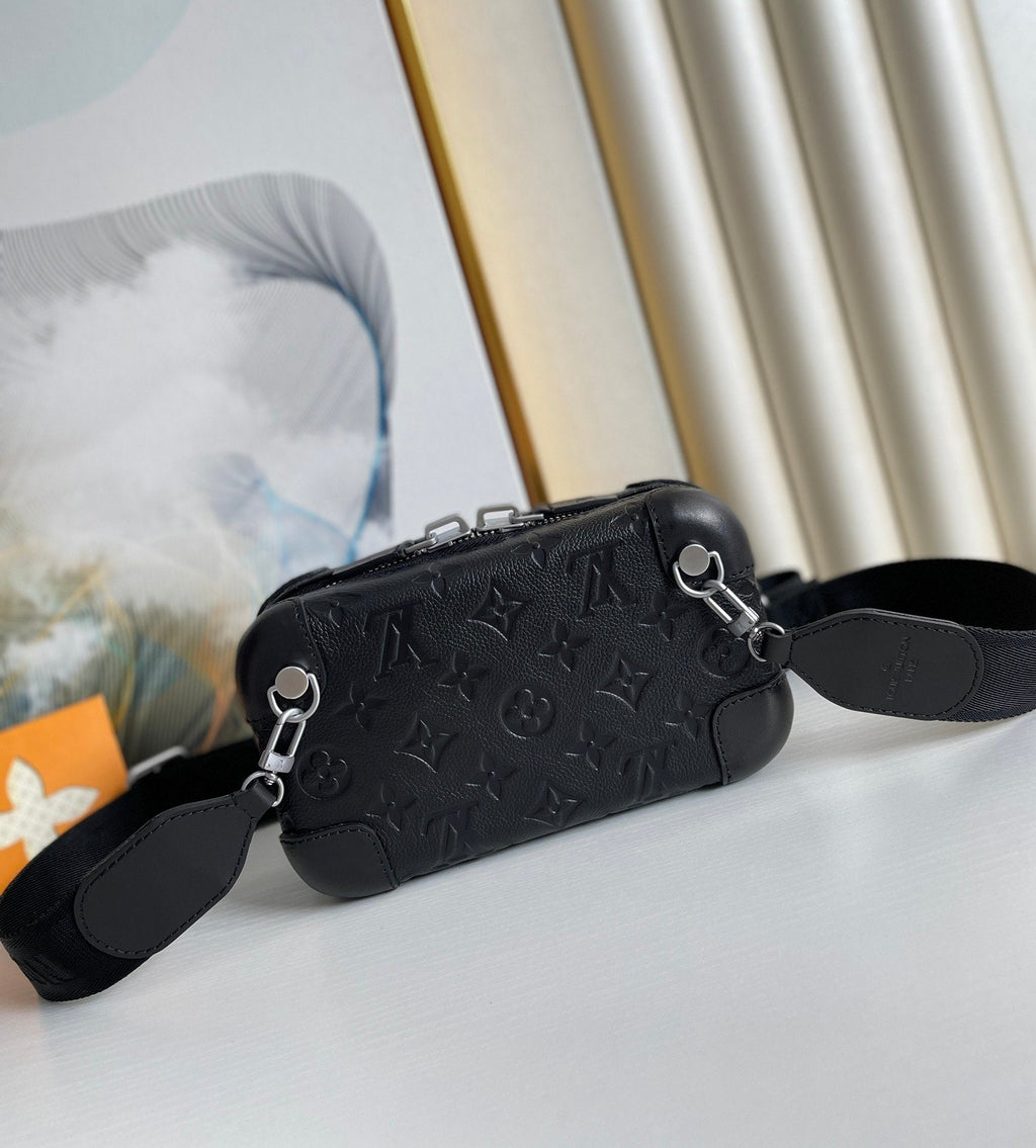 Louis Vuitton Horizon Clutch Taurillon Monogram Black For Men, Bags, Shoulder And Crossbody Bags 8.3in/21cm Louis Vuitton M20439