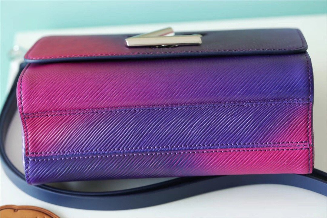 Louis Vuitton Twist PM Bag, Shoulder and Cross Body Bags For Women GraDiorent Blue 7.5in/19cm Louis Vuitton M59896