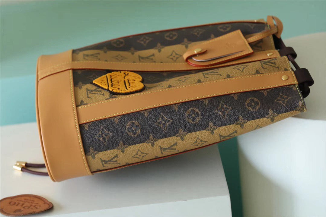 Louis Vuitton Randonee Messenger Monogram Stripes Brown For Men, Bags, Shoulder And Crossbody Bags 10.4in/26cm Louis Vuitton M45968
