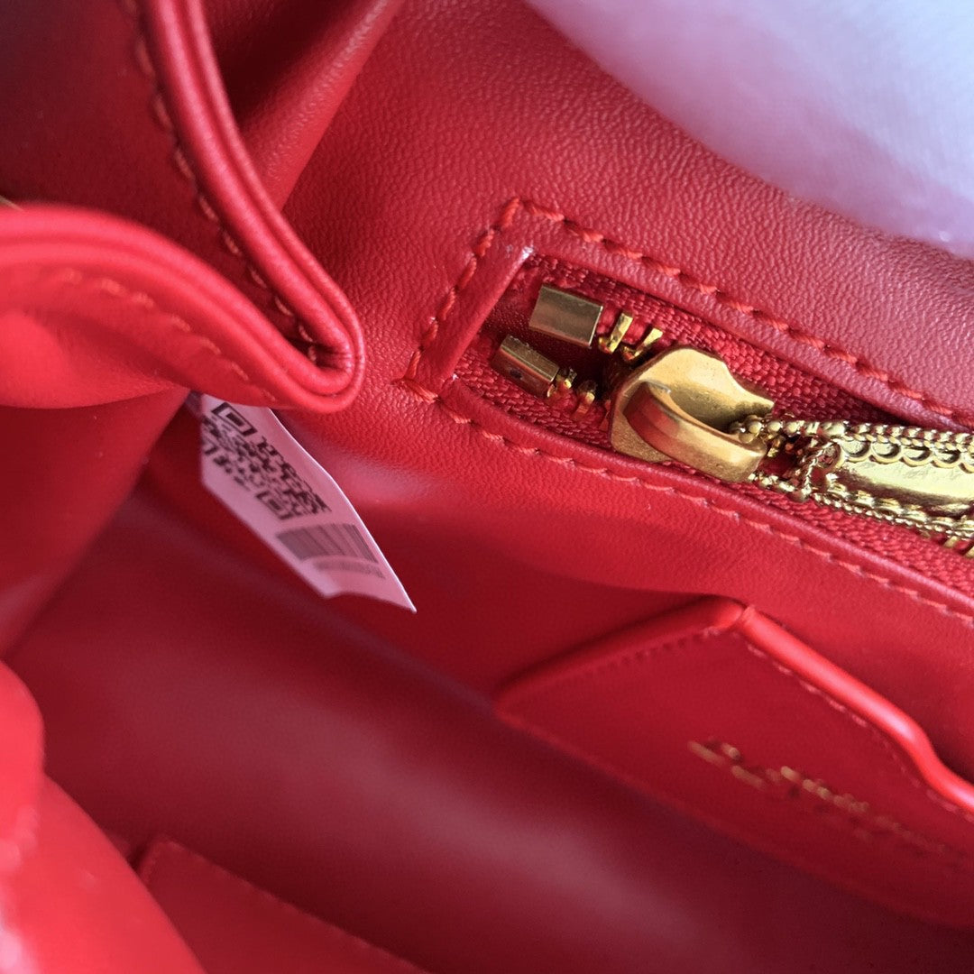 DG MeDiorum Devotion Shoulder Bag In Quilted Nappa Red For Women 10.2in/26cm DG