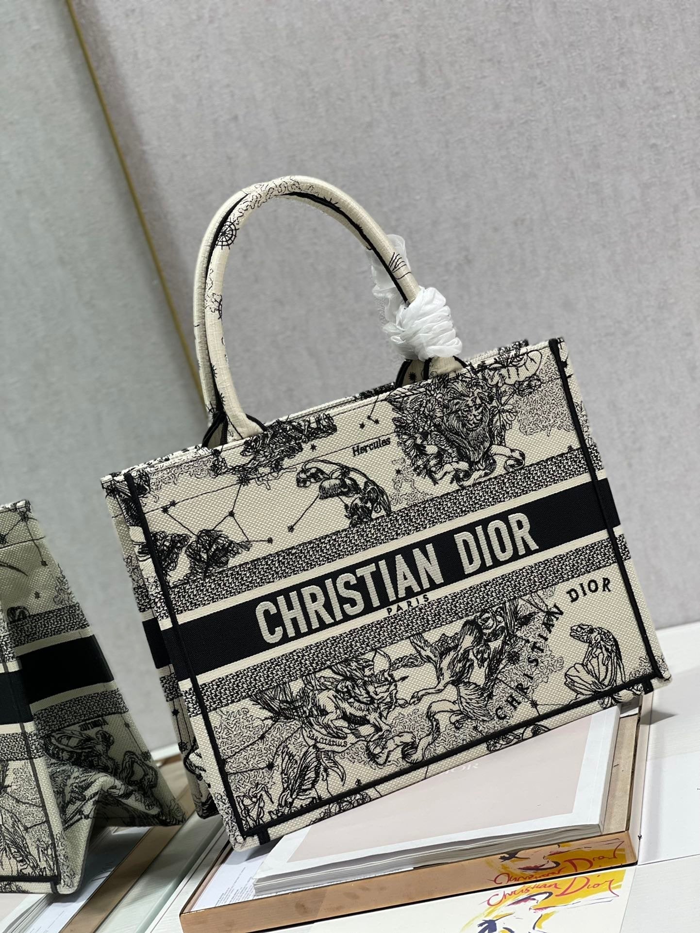 Dior MeDiorum Book Tote Bag, Black/White, For Women Women’s Handbags, Shoulder Bags, 36cm CD M1296ZRHZ_M941
