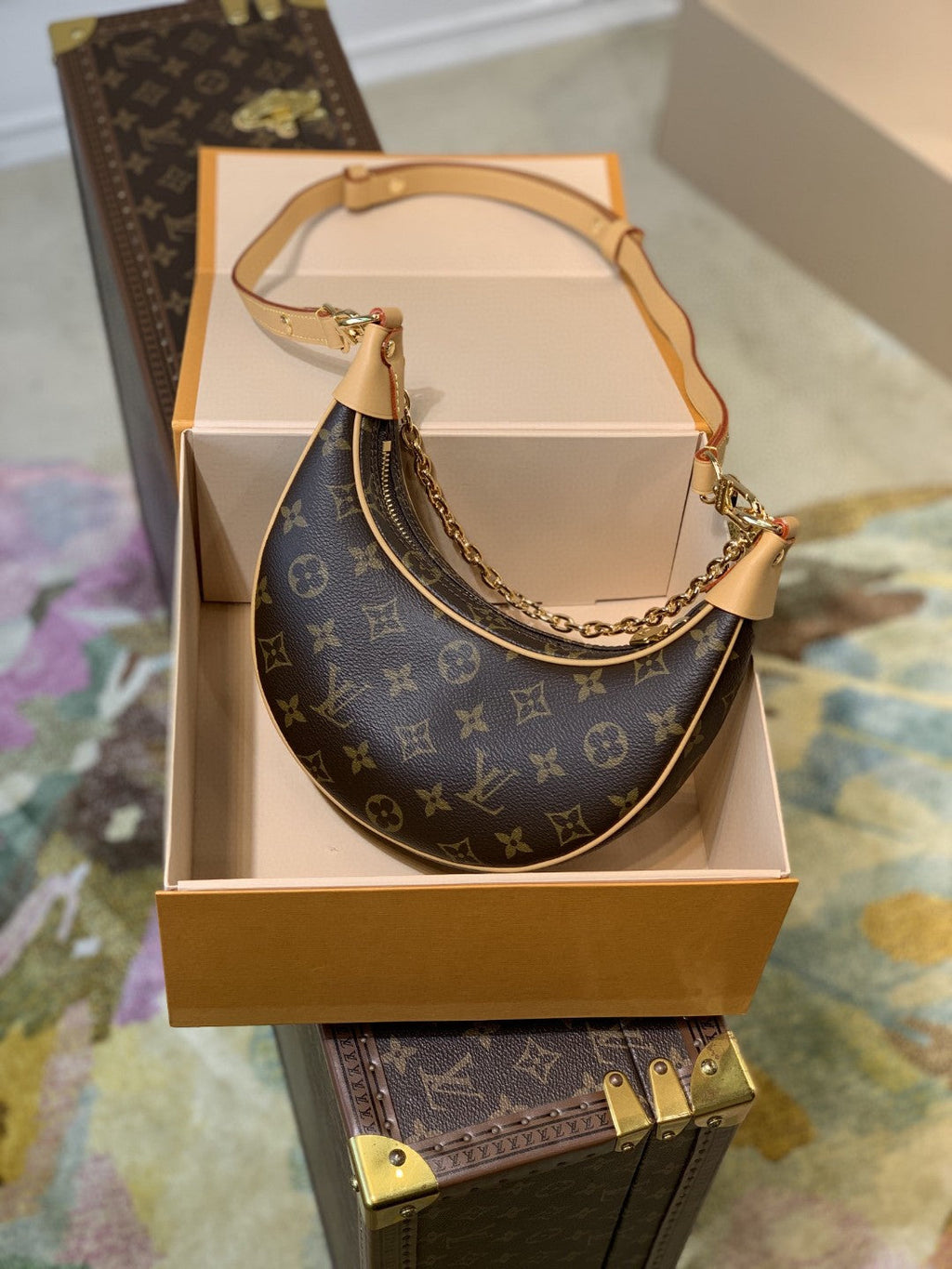 Louis Vuitton Loop Monogram Canvas By Nicolas Ghesquiere For The Cruise Collection,  Shoulder And Crossbody Bags 9.1in/23cm Louis Vuitton M81098