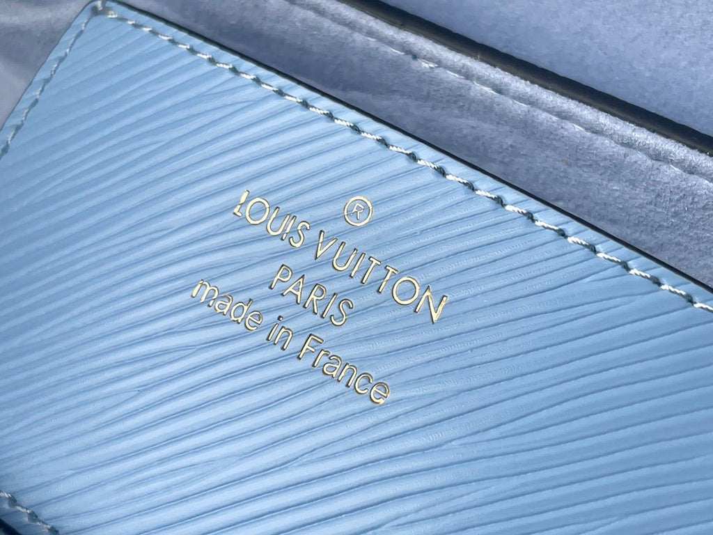 Louis Vuitton Twist MM Monogram GlamIower Bleu Nuage Blue For Women,  Shoulder And Crossbody Bags 9.1in/23cm Louis Vuitton M59627