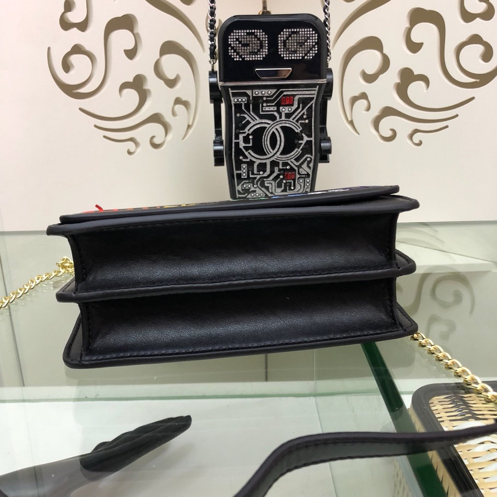 Elite Carryalls