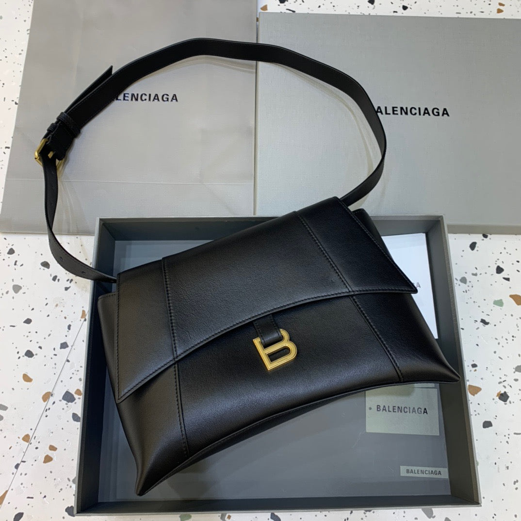 Downtown MeDiorum Shoulder Bag In Black, For Women,  Bags 12.6in/32cm