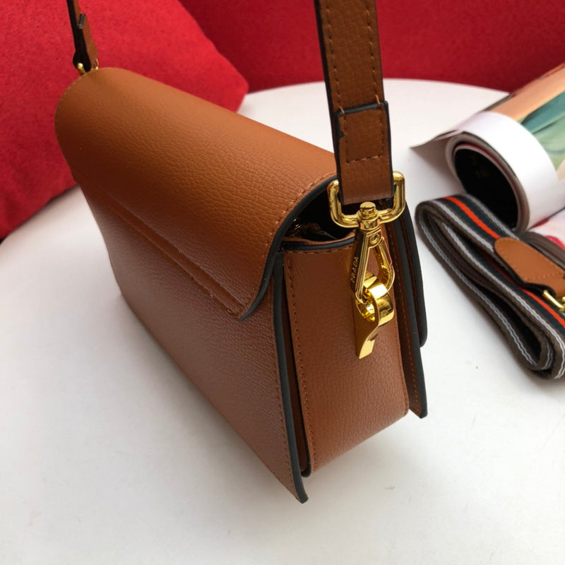 Barnes-Bags - Prada Bags - 904