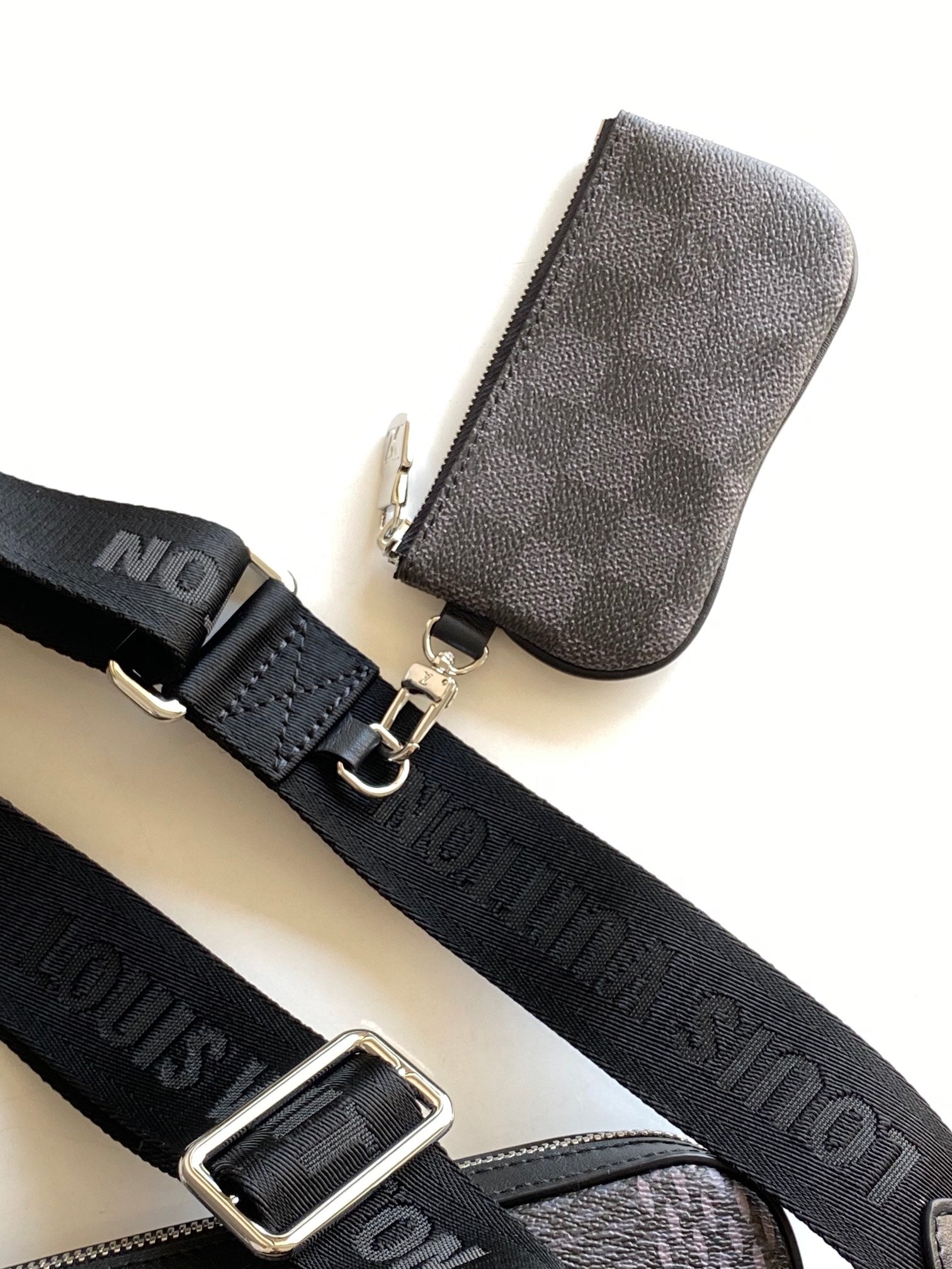 Louis Vuitton Trio Messenger Damier Graphite Black For Men, Bags, Shoulder And Crossbody Bags 9.8in/25cm Louis Vuitton N50017