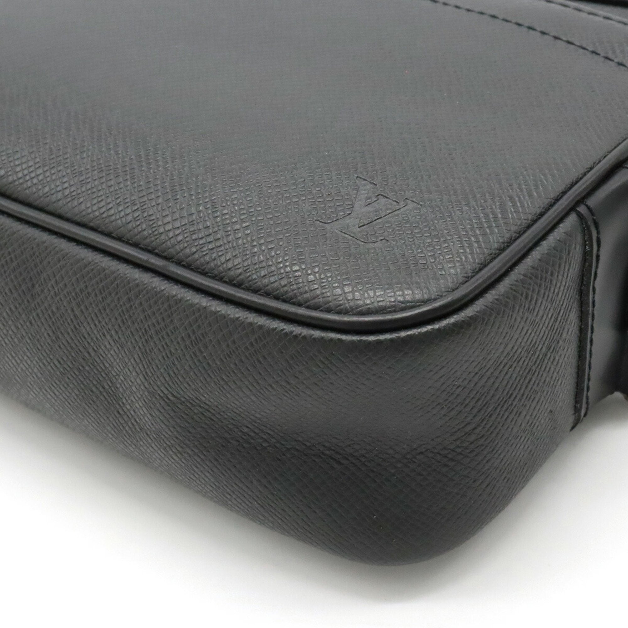 Louis Vuitton Kaluga  Leather Clutch Bag