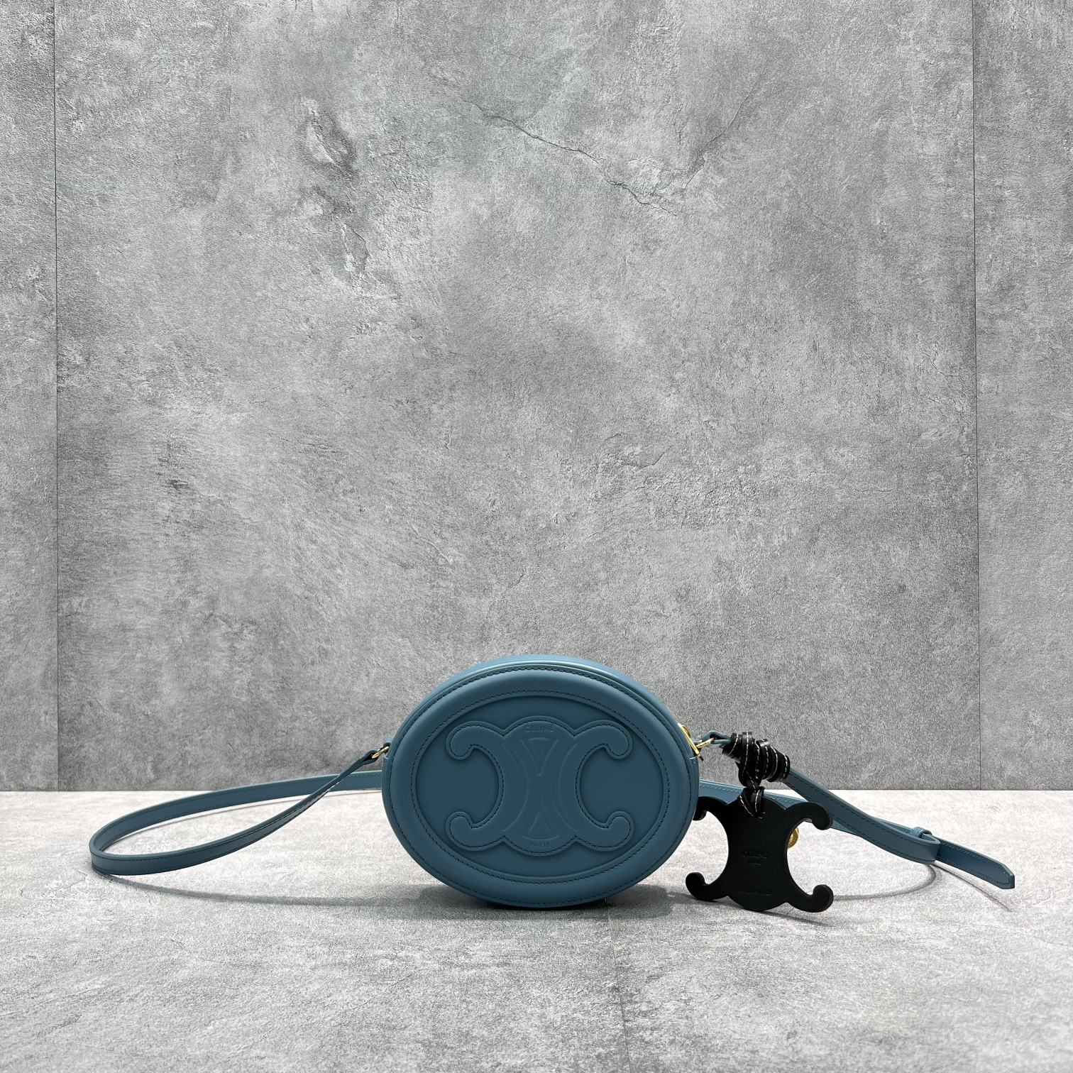 Crossbody Oval Purse Cuir Triomphe Blue For Women 6in/16cm 10I703DPQ.07DD