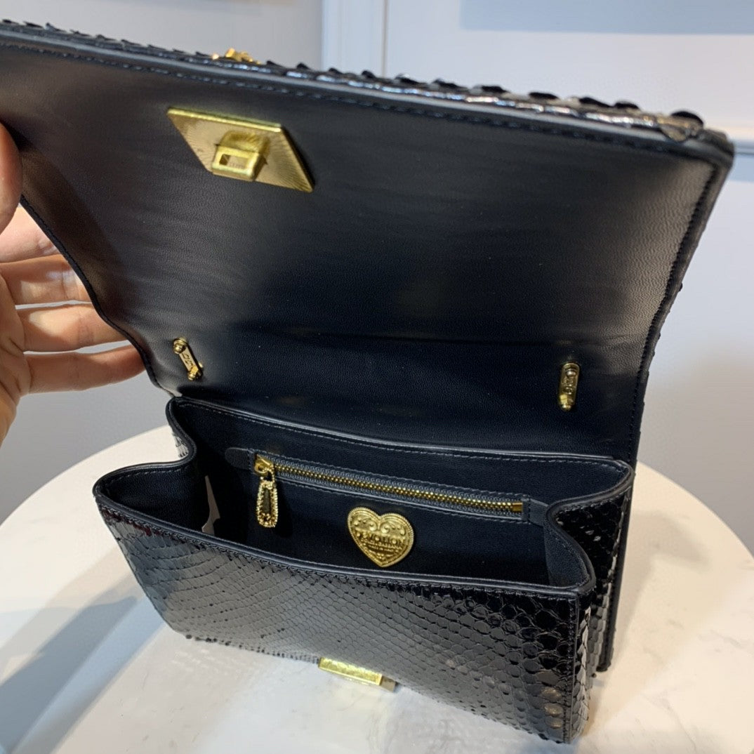 MeGLAMIum Devotion Crossbody Bag Black For Women 8.3in/21cm GLAMI