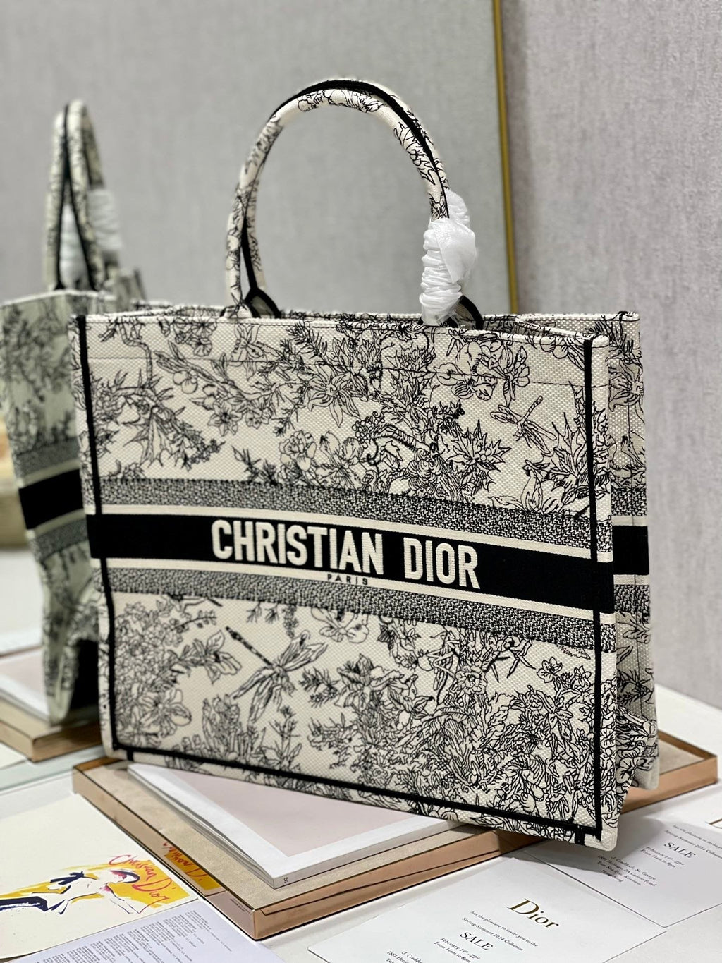 Dior Large Book Tote Blue Toile de Jouy Flowers Embroidery, Blue/Beige, For Women Women’s Handbags, Shoulder Bags, 42cm CD M1286ZTQW_M808