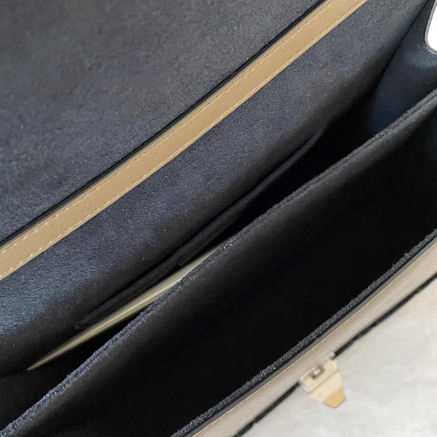Fendi Kan I Zucca VeLouis Vuittonet Medium Shoulder Bag