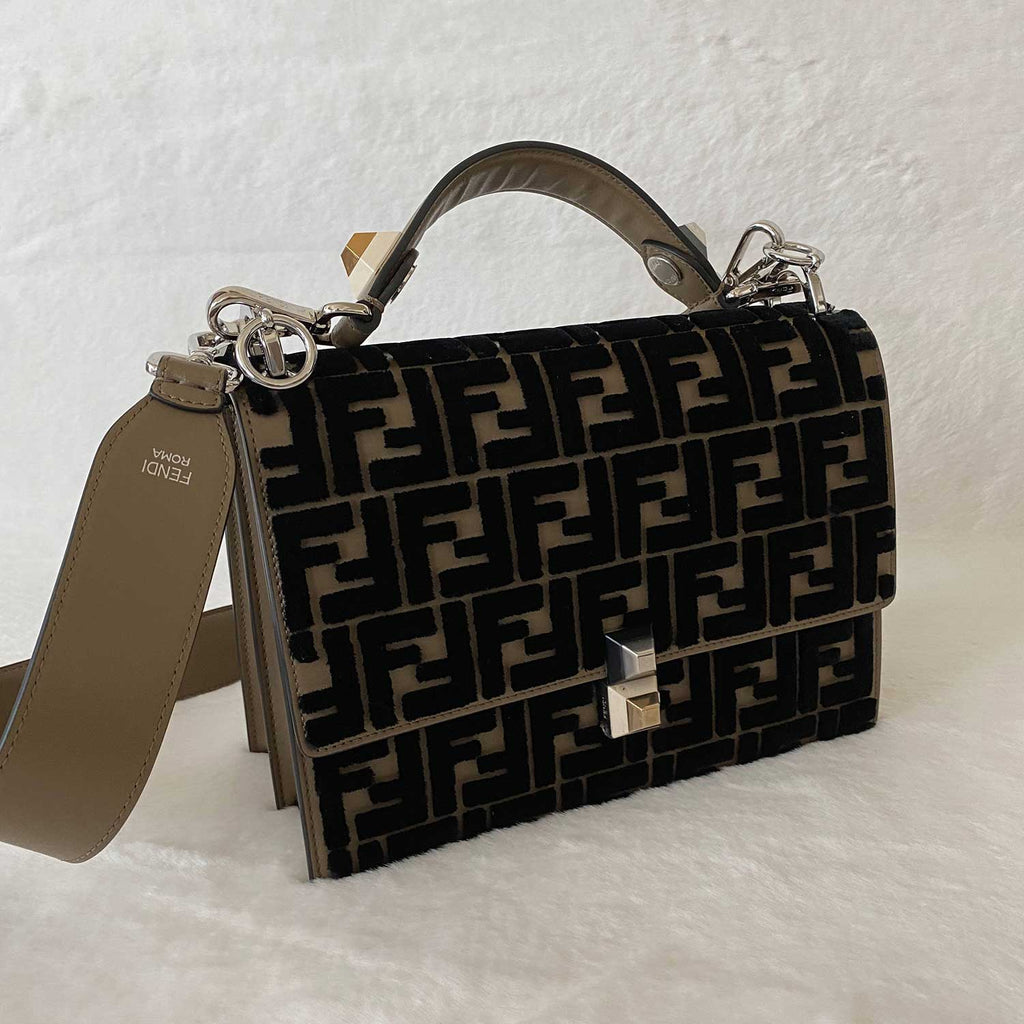 Fendi Kan I Zucca VeLouis Vuittonet Medium Shoulder Bag