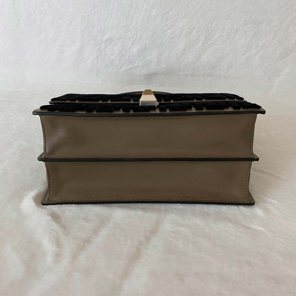 Fendi Kan I Zucca VeLouis Vuittonet Medium Shoulder Bag