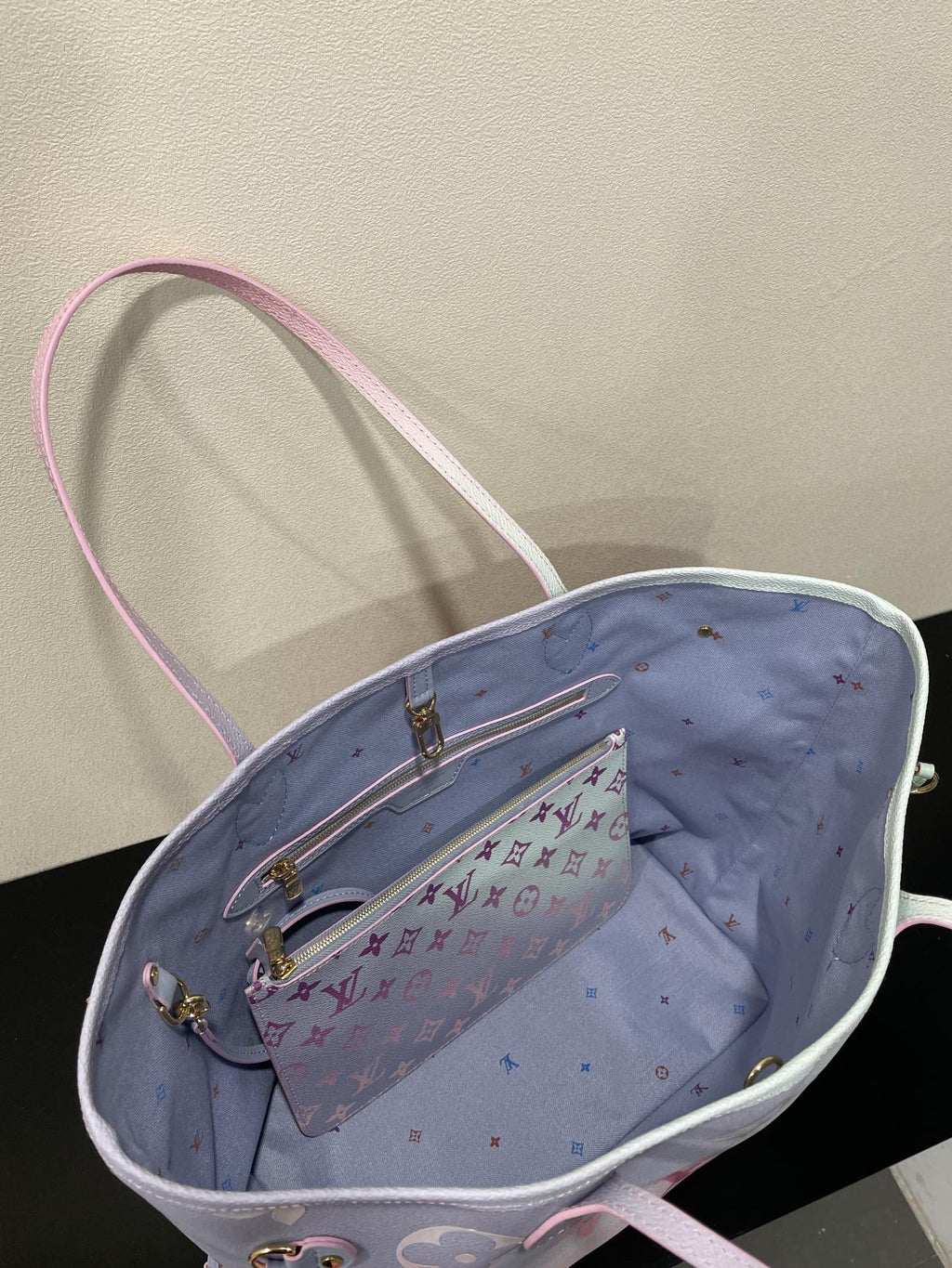 Louis Vuitton Neverfull MM Tote Bag Monogram Canvas Sunrise Pastel For Women,  Shoulder Bags 12.2in/31cm Louis Vuitton M46077