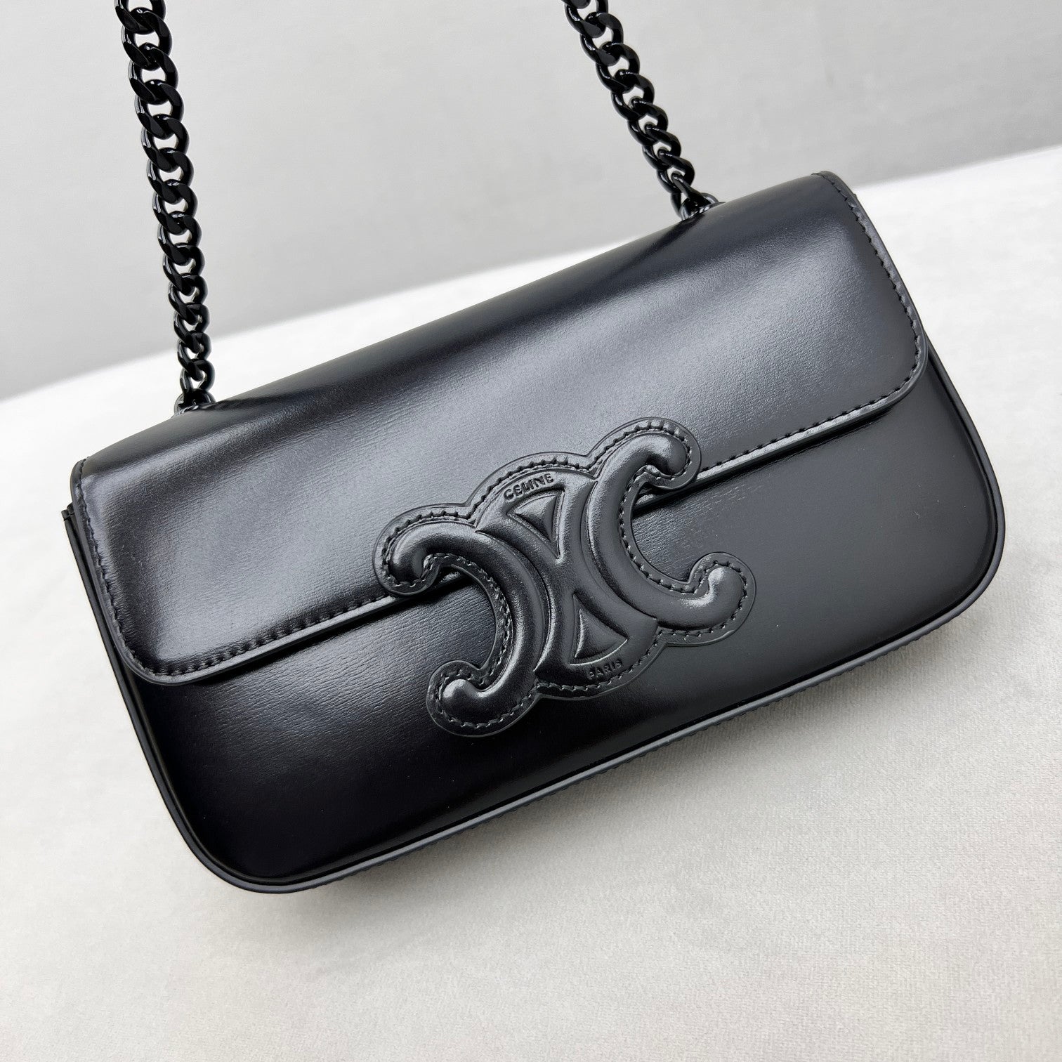 Celine Chain Shoulder Bag Triomphe Black For Women 8in/20.5cm 197993EQJ.38NN