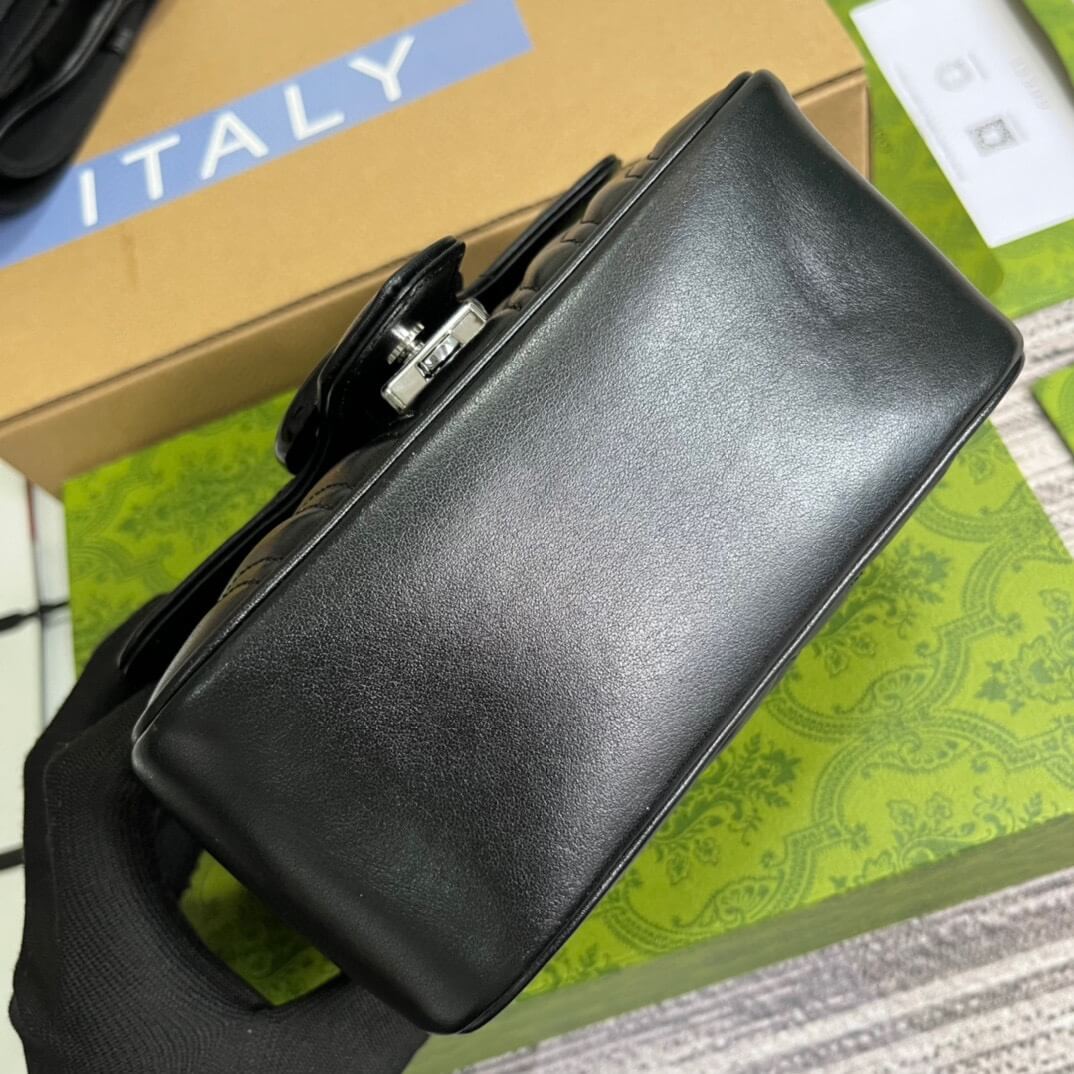 Gucci 739681 Marmont shoulder bag 18cm black Leather