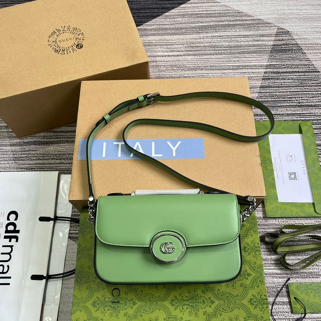 Gucci 739722 Petite Gucci cross body bags 21cm light green Leather