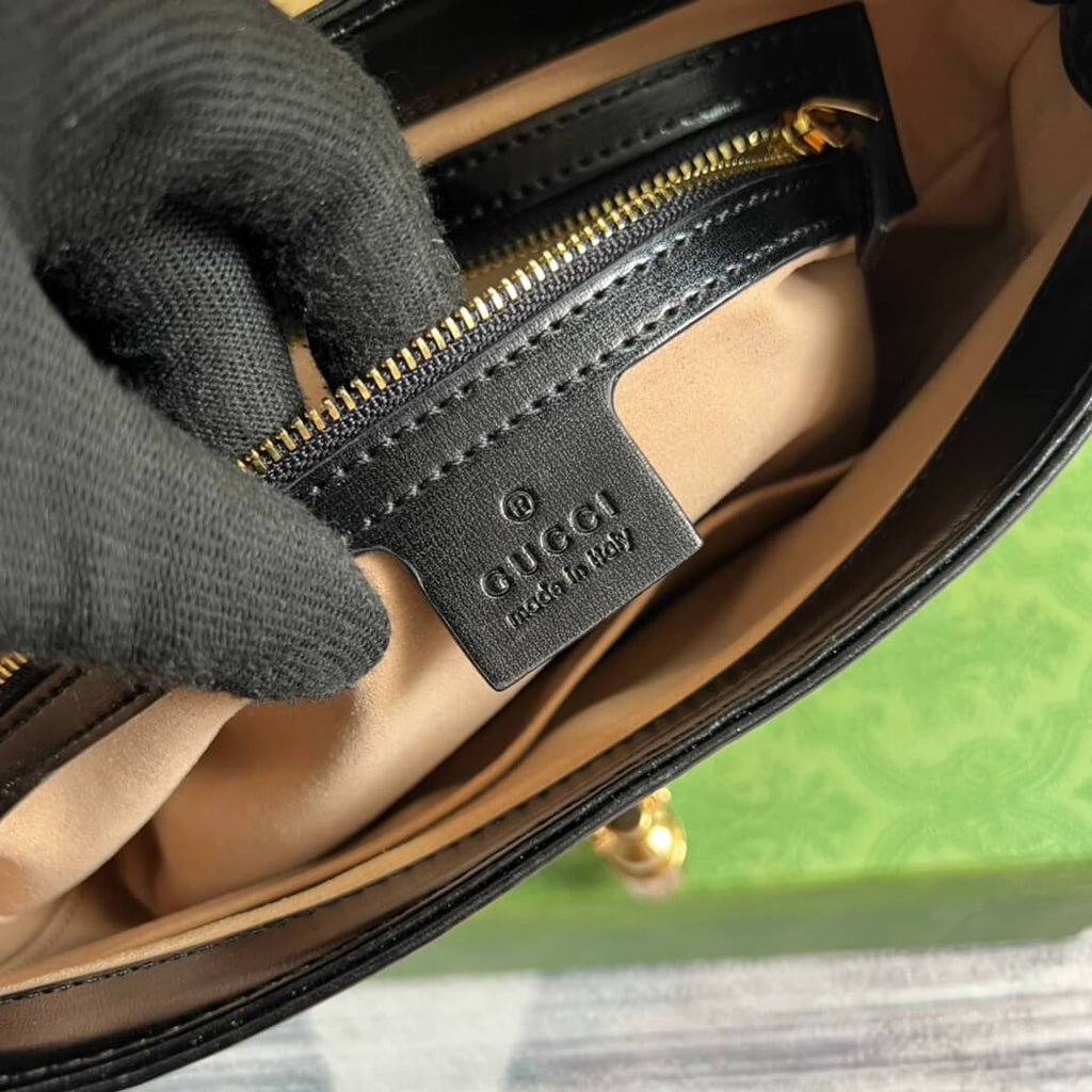 Gucci 636709 subaxillary bag 28cm black cowhide