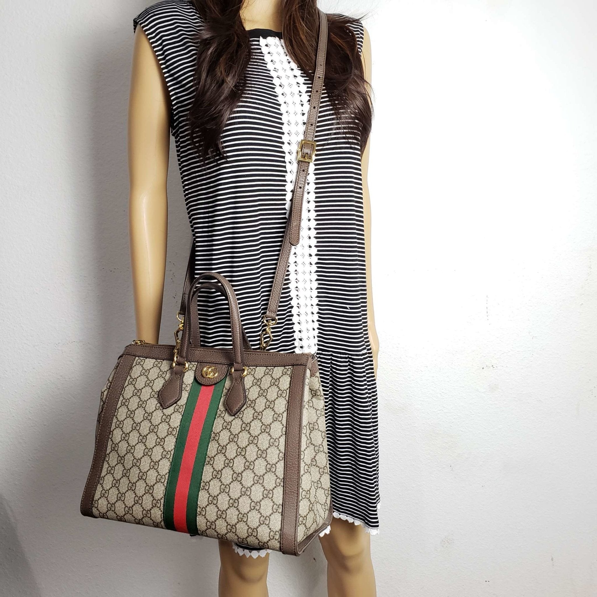 Gucci GG Ophidia Medium Shoulder Tote Bag