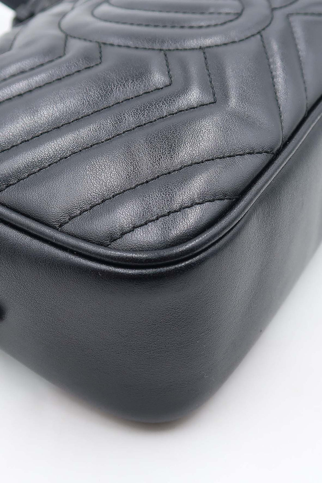 Small GG Marmont Matelasse Shoulder Bag Black