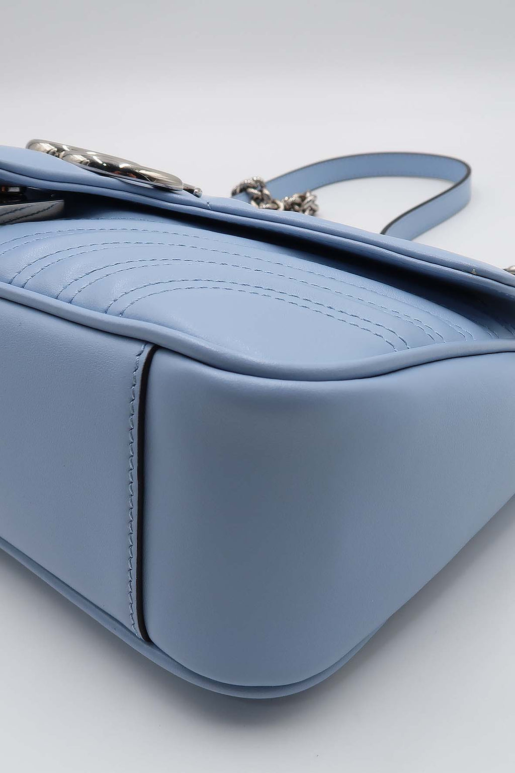 Small GG Marmont Matelasse Shoulder Bag PorCelinelain Light Blue