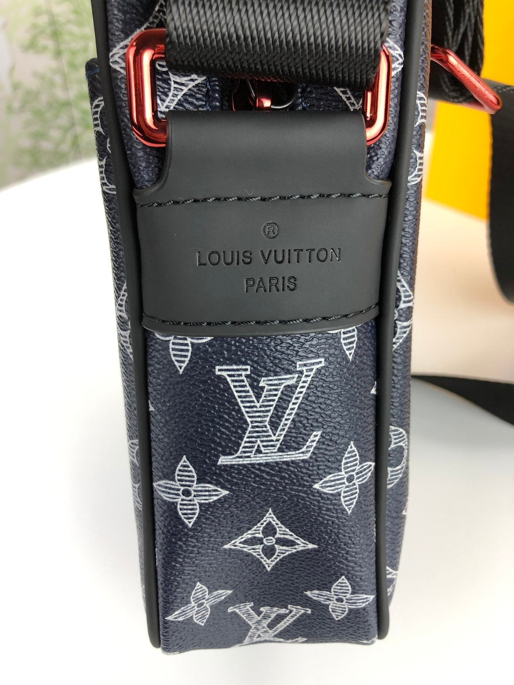Elite Carryalls