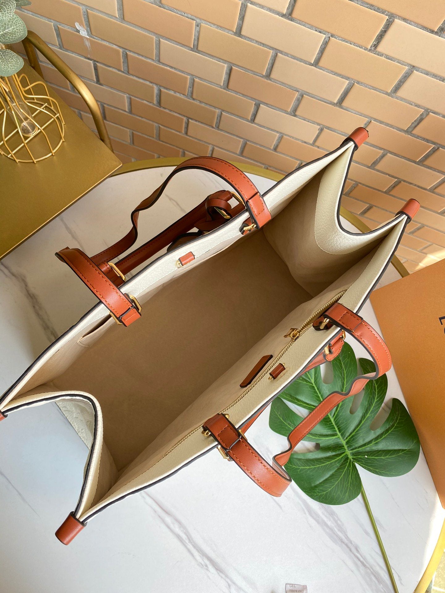 Elite Carryalls