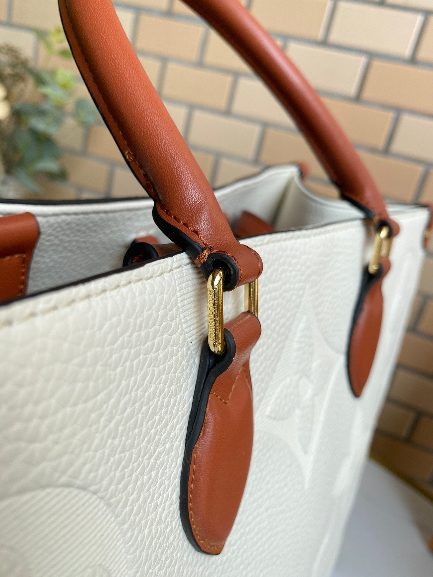 Elite Carryalls