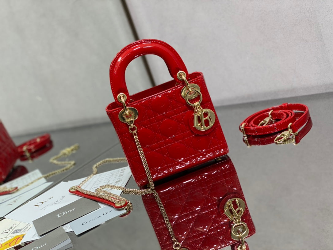 Elite Carryalls