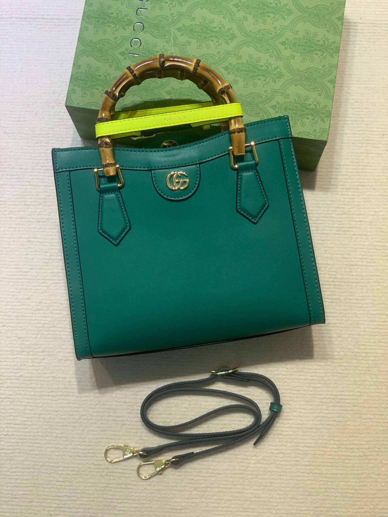 Elite Carryalls